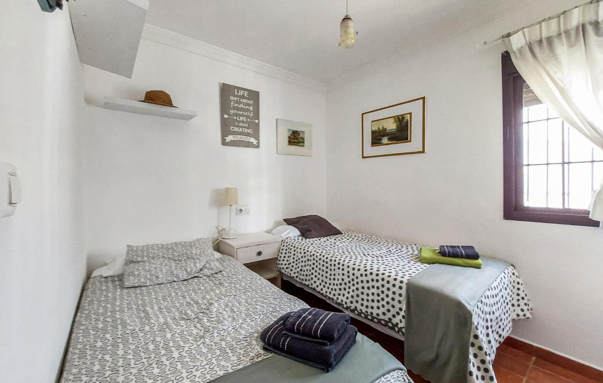 2 Bedroom Cozy Home In غراثاليما المظهر الخارجي الصورة